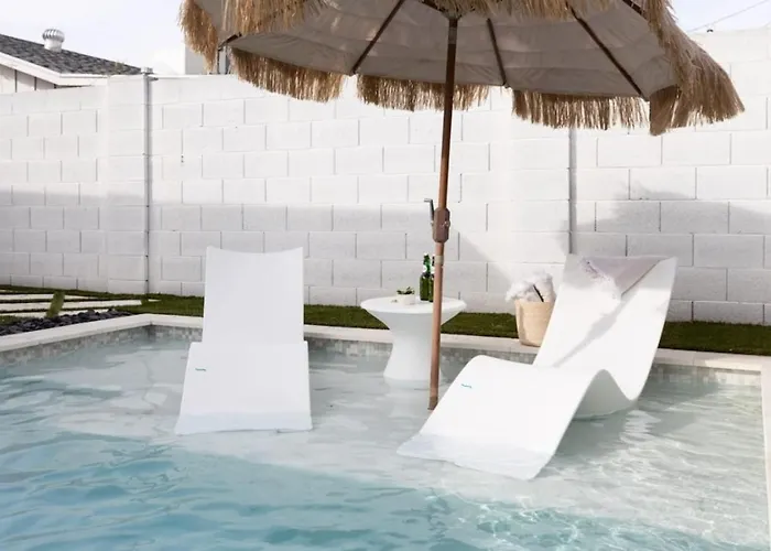 Dom wakacyjny 3 Bedrooms Firepit Pool Chess *